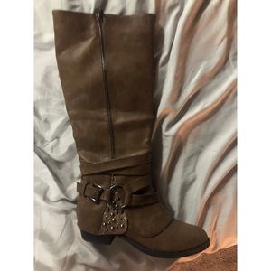 Women’s Boots Size 8.5